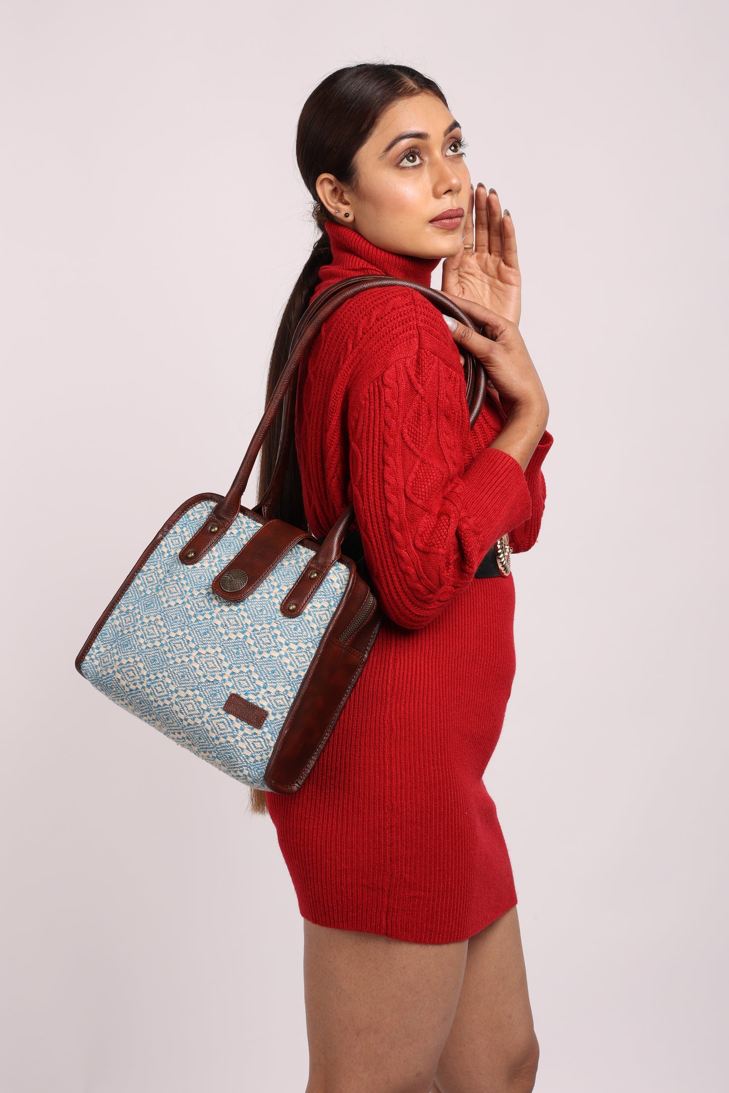 ESLY's Unique and Luxurious Caning Print Crossbody Bag