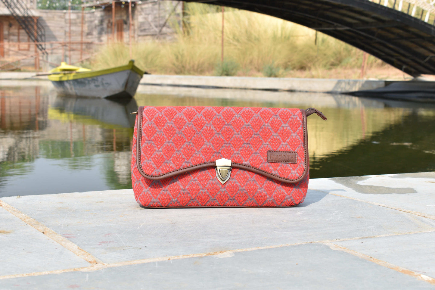 Esly's Joel Dewberry Small Sling/Crossbody Bag: Stay Organized and Chic in Stylish Red